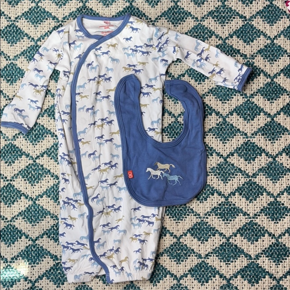 Magnetic Me Sleep Suit with reversible Bib!